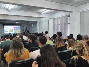 Especialistas defendem formação de professores e uso de IA como suporte pedagógico em congresso no Ifes